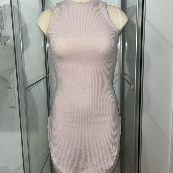 Revamped light pink sleeveless top - Picture 3 of 8